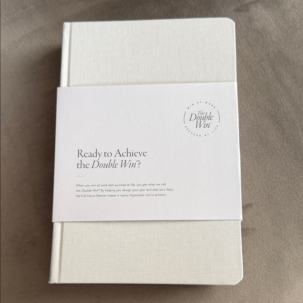 BNWT - Full Focus Planner - Linen